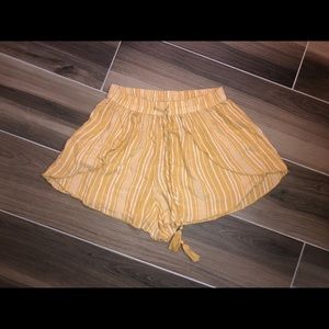 American Eagle flowy summer shorts